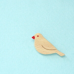 白文鳥　木のブローチ　［世界の動物シリーズ］