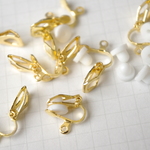 New！特価★約５０個★下がりカン付きクリップイヤリング金具　ゴールド