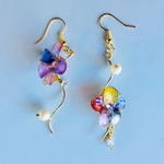 揺れる花のピアス3