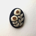 tocohana mini 刺繍ブローチ   ネイビーホワイト