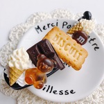 お菓子のバナナクリップ  chocolate スイーツデコ  フェイクスイーツ