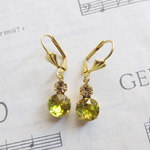 ヴィンテージストーンのピアス　Light Peach & Fused Jonquil Light Peach 