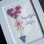 刺繍フレーム　ハートフラワー