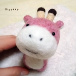 【再販】にっこり♪キリン   ラズベリーピンク　Smiley giraffe（Raspberry pink）