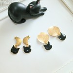 月夜の黒猫  満月の黒猫ピアス