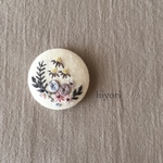 刺繍ブローチ