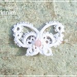 レースのちょうちょブローチ／ホワイト【kinnim】