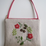 持ち手付きポーチ（刺繍＆アップリケ）