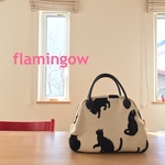 小ぶりなボストンバッグ　～猫柄ホワイト～