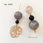 No.A502  ❁⃘ フラワー × グレー アシンメトリーピアス / イヤリング