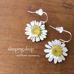 baby flower (ノースポール) ピアス