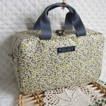 おむつポーチみたいなミニバッグ　ミニボストンバッグ　