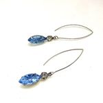 Light spphire hook ピアス