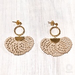 060  ゴールドリングと耳元でゆれる蝶々みたいなピアス ルハリカ