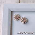 〈15〉SWAROVSKI シルクとホワイトオパールのFLOWERビジュー＊ピアス・イヤリング   