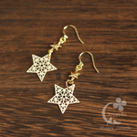 星の透かしモチーフピアス/p1026