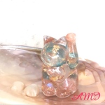 耳より高い招きネコ(左手) オルゴナイト 