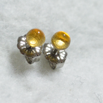 小粒シトリンのスタッドピアス（4mm・チタンポスト）