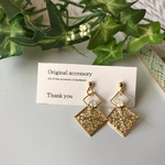 透かしパーツピアス
