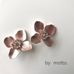 大ぶりフラワーイヤリング