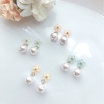 Parfum de fleurs＊春花とパールのイヤリング