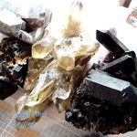 ✅ 処分品 小1個 スモーキークォーツクラスター 原石 標本 別名：煙水晶クラスター