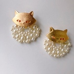 ゴールド猫さん♡半円パール ピアス/イヤリング