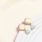［button×pearl］ピアス/イヤリング