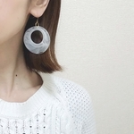 白のマーブルピアス/イヤリング