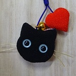 ちりめん根付け　黒猫　(ねこ)