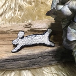 ミナペルホネン＊うさぎ刺繍ブローチ＊白