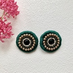 再販5まんまるいパール刺繍イヤリング（ディープグリーン）