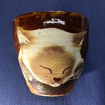 自作陶器「眠り猫の大きめぐい呑」その1