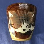 自作陶器「眠り猫の大きめぐい呑」その2