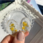 【再販⭐︎】かすみ草 オーバル ピアス イヤリング チタンピアス 黄色 シルバー