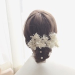【再販】卒業式・結婚式に！いろいろ使えるあじさいとカスミソウの髪飾り・ホワイト＆ラメホワイト