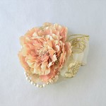 ピオニーと華やかリボンのコサージュ