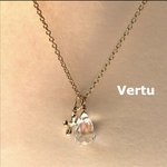 再販)ドロップカット水晶の一粒ネックレス＊*チャーム付き