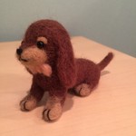 No.felting-14002/【スグ◎発送】/手作り羊毛フェルト・フェルティング/おすわりミニチュアダックス（こげ茶）