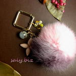 saly☆ラビットファーとお花のキラキラ☆バッグチャーム