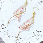 フラワーツイストピアス/イヤリング