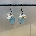 ブルーとパールのピアス