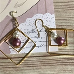 くすみピンクのパールピアス
