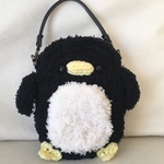 ふわもこペンギンさん持ち手付きスマホポーチ🐧