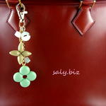 saly☆お花とスワロフスキーのバッグチャーム