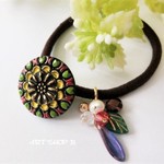 【限定1点】ずっと大切にしたい異国の伝統工芸*スワロフスキー入り本格飾り×ボヘミアン調マルチカラーチェコボタンヘアゴムトップ（＋ヘアゴム付）