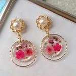 ドライフラワー入り レジンピアス（イヤリング）