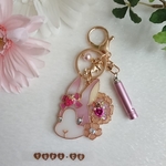 《送料無料》🎒ホイッス付き・かわいいうさぎのレジンキーホルダー