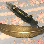 【ラスト2点】フェザーバレッタ大サイズ　アンティーク色　110mm×23mm　金古美　　羽根バレッタ