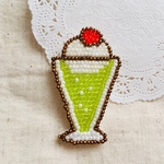 ビーズ刺繍のブローチ  メロンソーダフロート